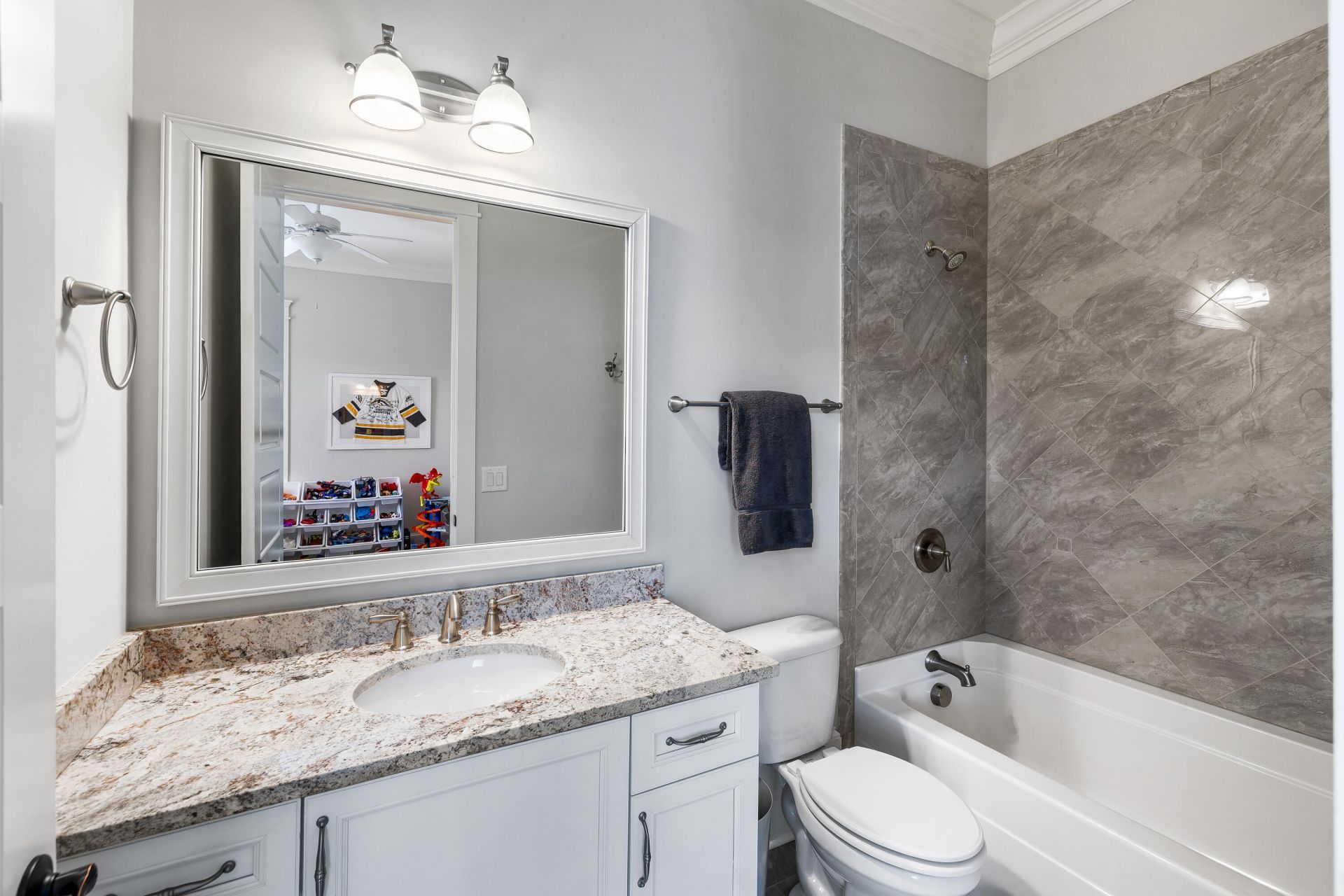302 Island Park Drive Photo 17