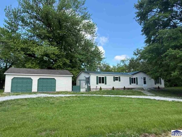 226 N Thomas St, Shelburn, IN 47879