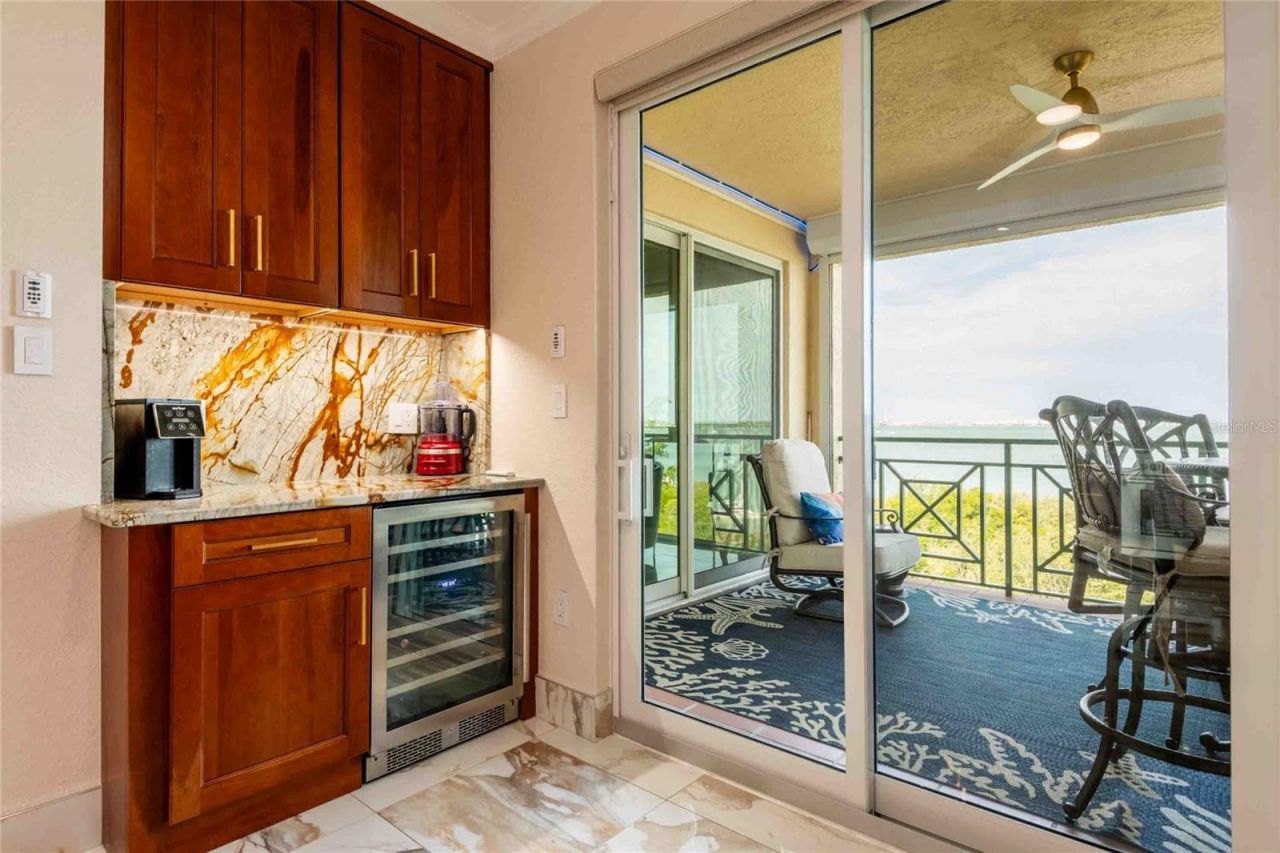 4737 Dolphin Cay Lane S, Unit 407, Saint Petersburg, FL 33711 Photo