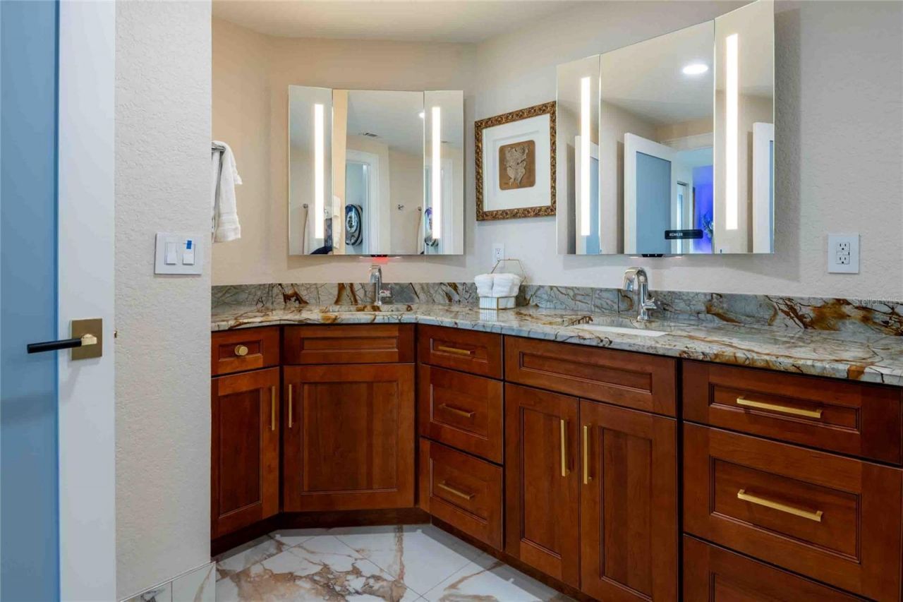 4737 Dolphin Cay Lane S, Unit 407, Saint Petersburg, FL 33711 Photo