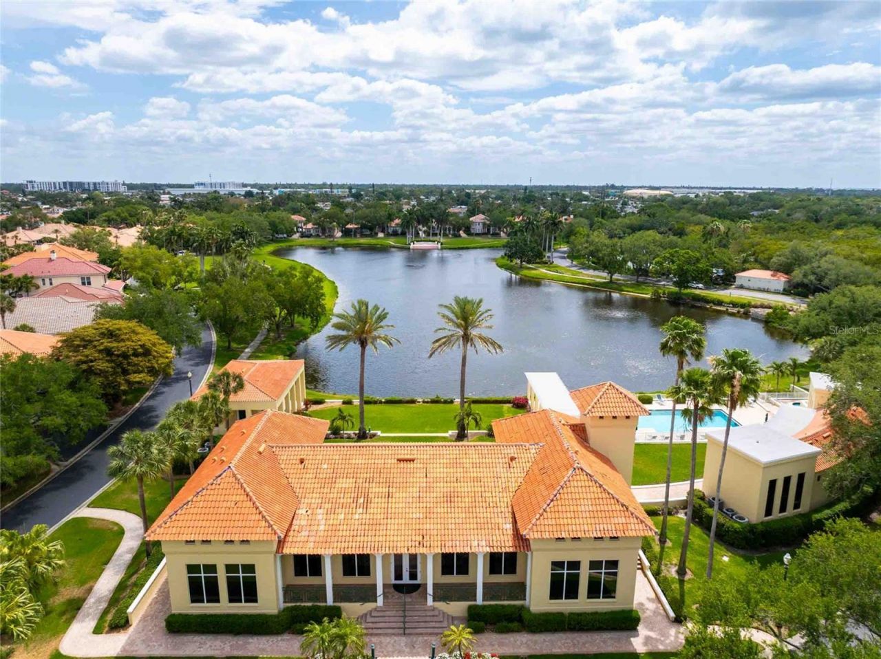 4737 Dolphin Cay Lane S, Unit 407, Saint Petersburg, FL 33711 Photo