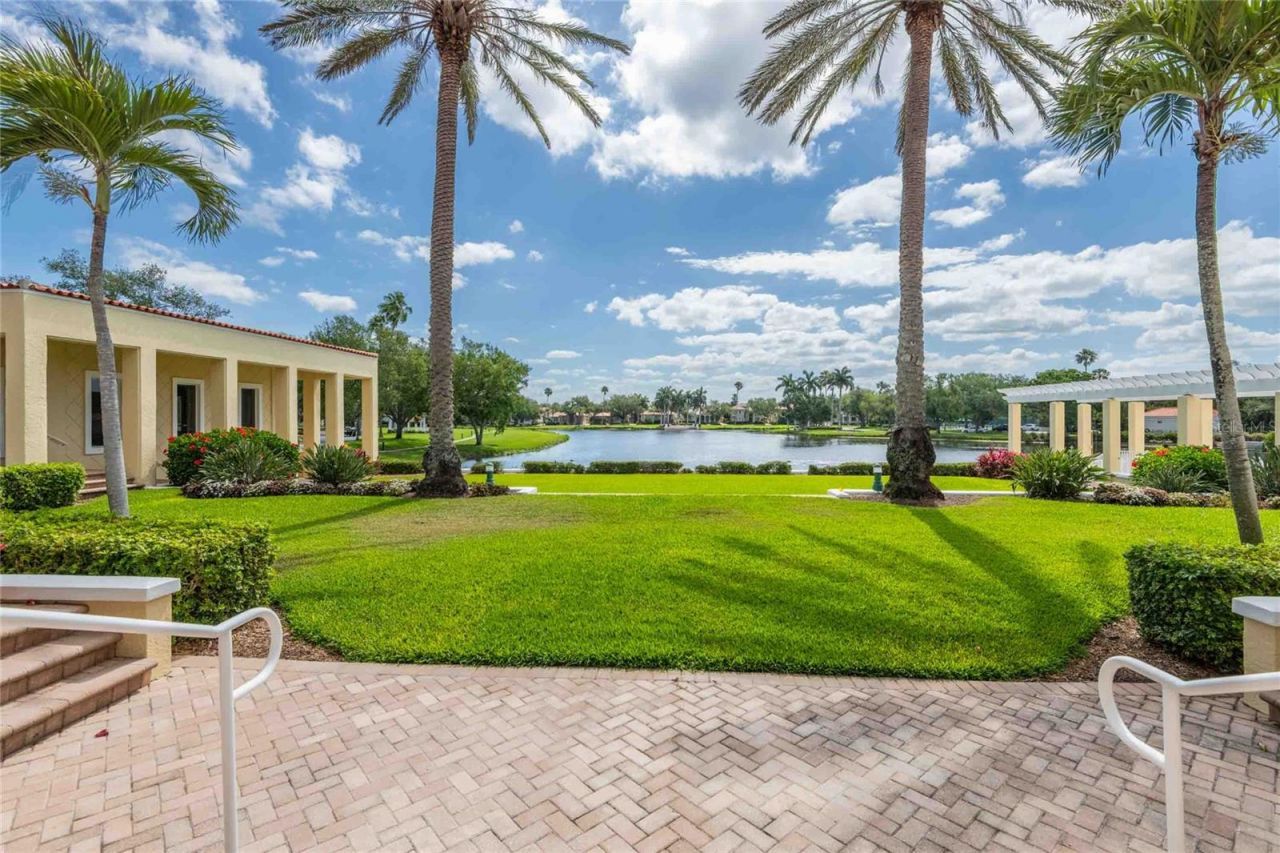 4737 Dolphin Cay Lane S, Unit 407, Saint Petersburg, FL 33711 Photo