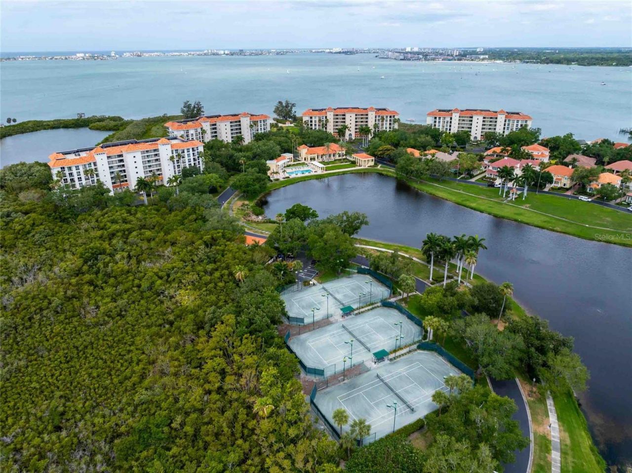 4737 Dolphin Cay Lane S, Unit 407, Saint Petersburg, FL 33711 Photo