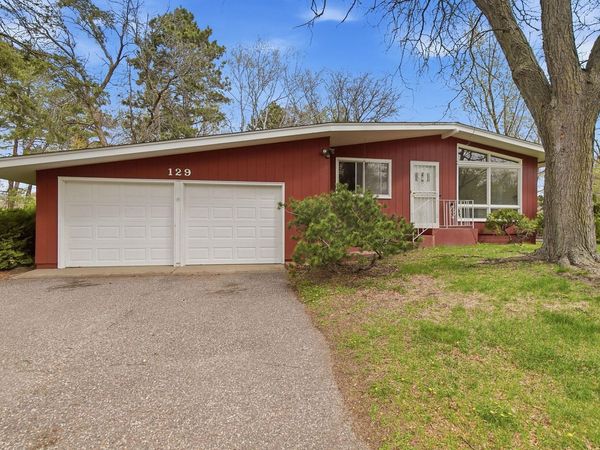 129 Suzanne Avenue , Vadnais Heights, MN 55127