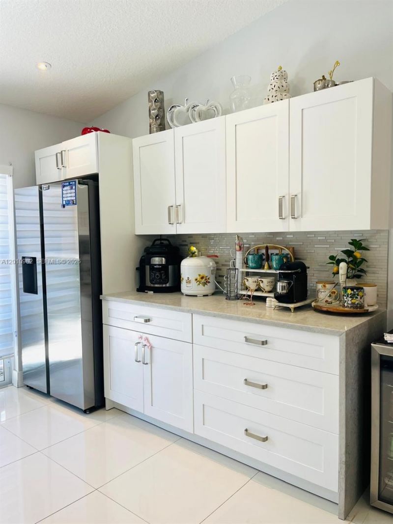 7817 W 36th Ave , Unit 204, Hialeah, FL 33018 Photo