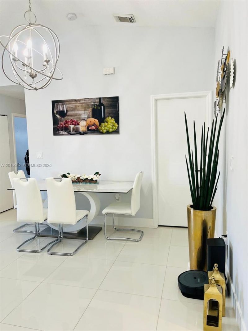 7817 W 36th Ave , Unit 204, Hialeah, FL 33018 Photo