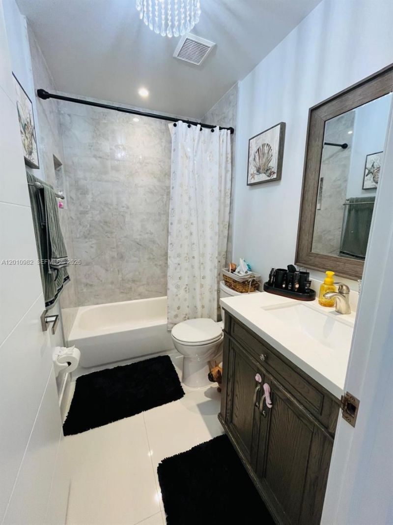 7817 W 36th Ave , Unit 204, Hialeah, FL 33018 Photo