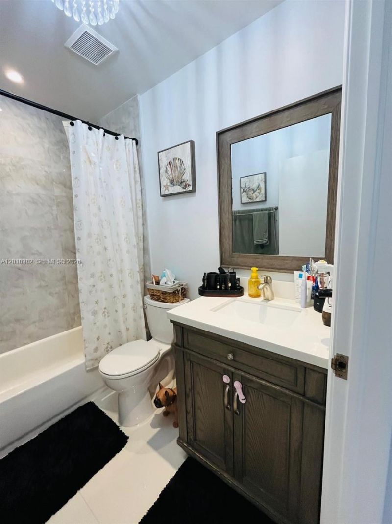 7817 W 36th Ave , Unit 204, Hialeah, FL 33018 Photo