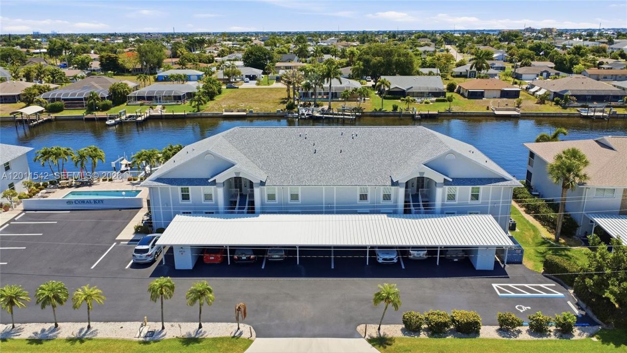 3933 SE 11 Pl, Unit 208, Cape Coral, FL 33904 Photo
