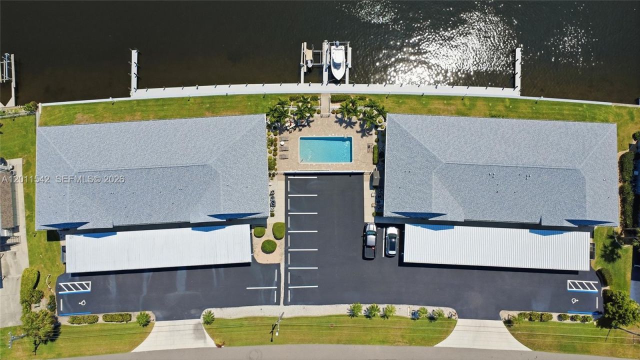 3933 SE 11 Pl, Unit 208, Cape Coral, FL 33904 Photo