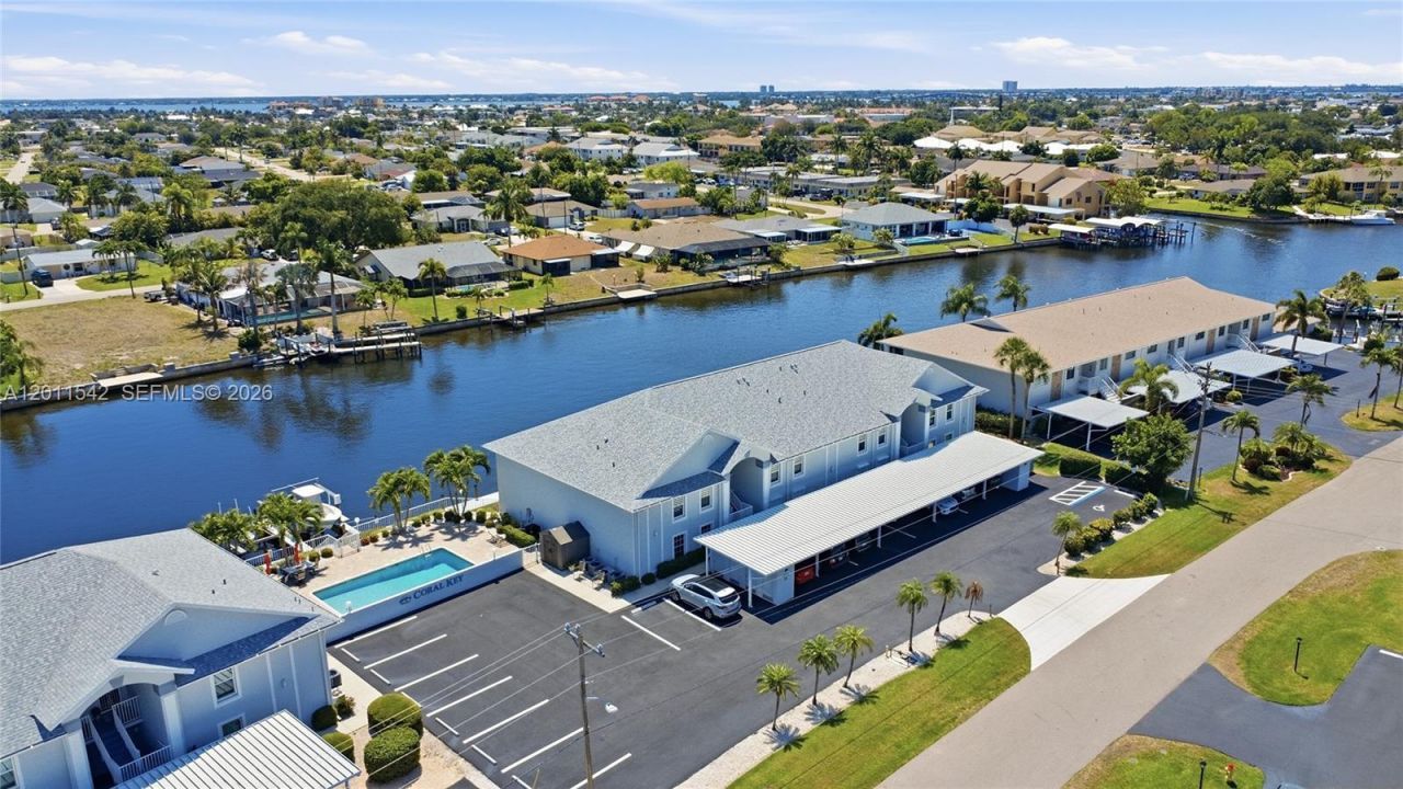 3933 SE 11 Pl, Unit 208, Cape Coral, FL 33904 Photo