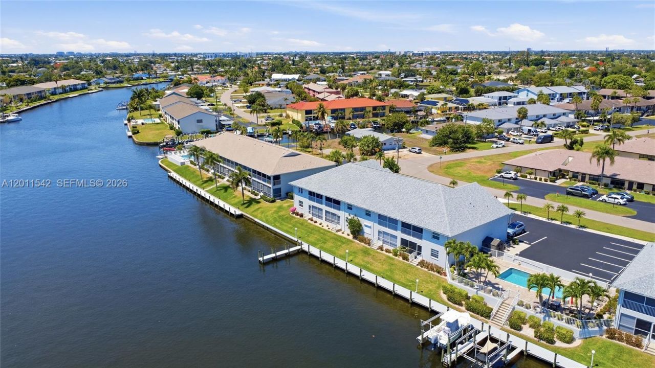 3933 SE 11 Pl, Unit 208, Cape Coral, FL 33904 Photo