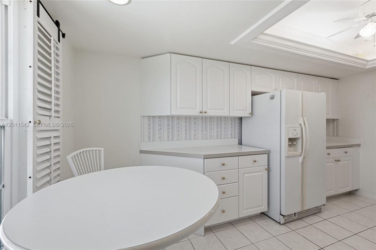 3933 SE 11 Pl, Unit 208, Cape Coral, FL 33904 Photo