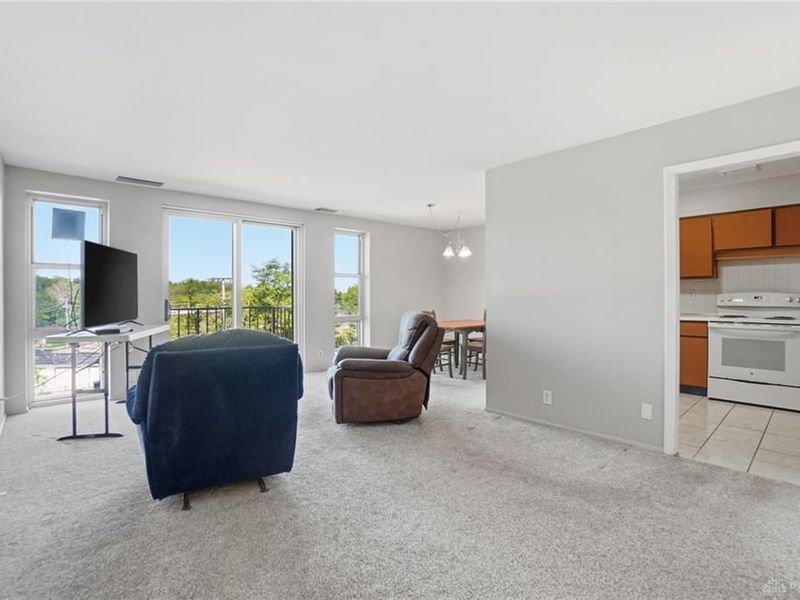2230 S Patterson Boulevard, Unit 26, Kettering, OH 45409 Photo 4