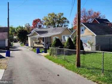 305 DEWHIRST AVENUE, NEW BRIGHTON, PA 15066