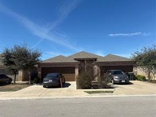 142 Samuel DR, Unit B, Buda, TX 78610