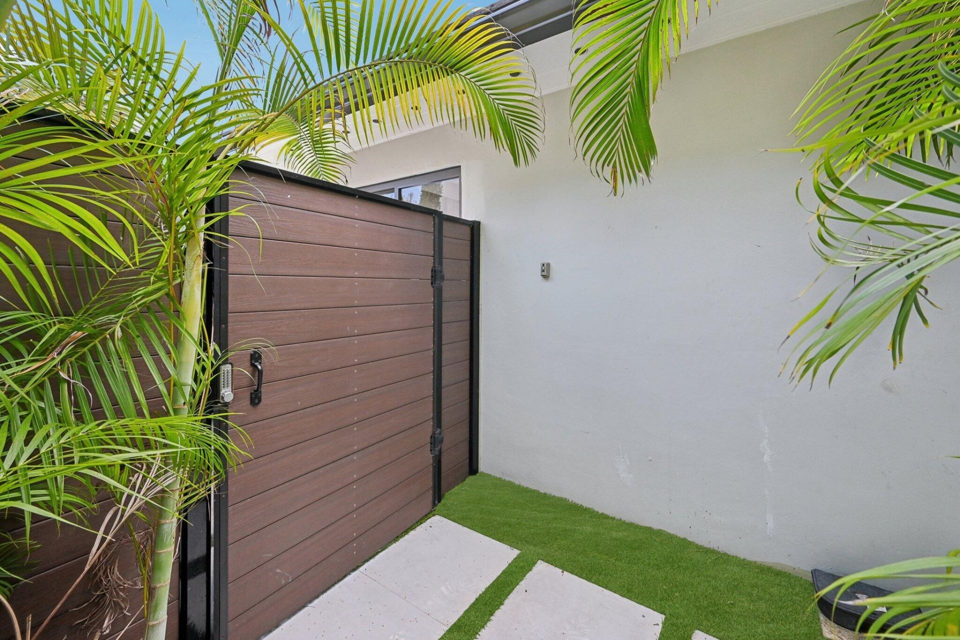 240 30th Street, West Palm Beach, FL 33407 Photo