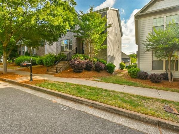 28 Privet Circle, Suwanee, GA 30024