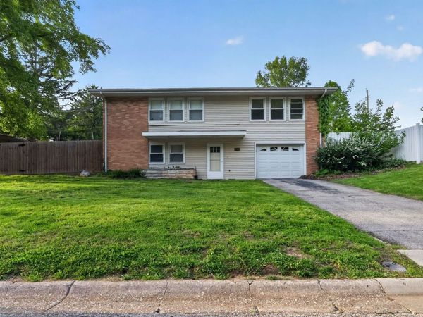 4900 Hill Drive, Godfrey, IL 62035