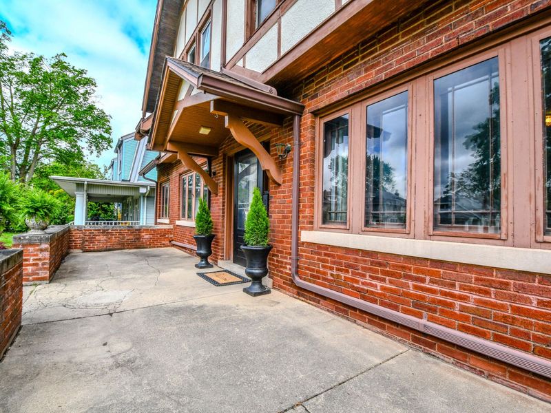 370 E Cassilly Street, Springfield, OH 45503 Photo 3