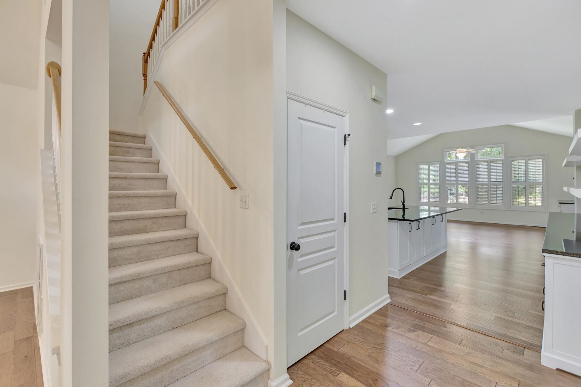 1075 Barfield Street Photo 11