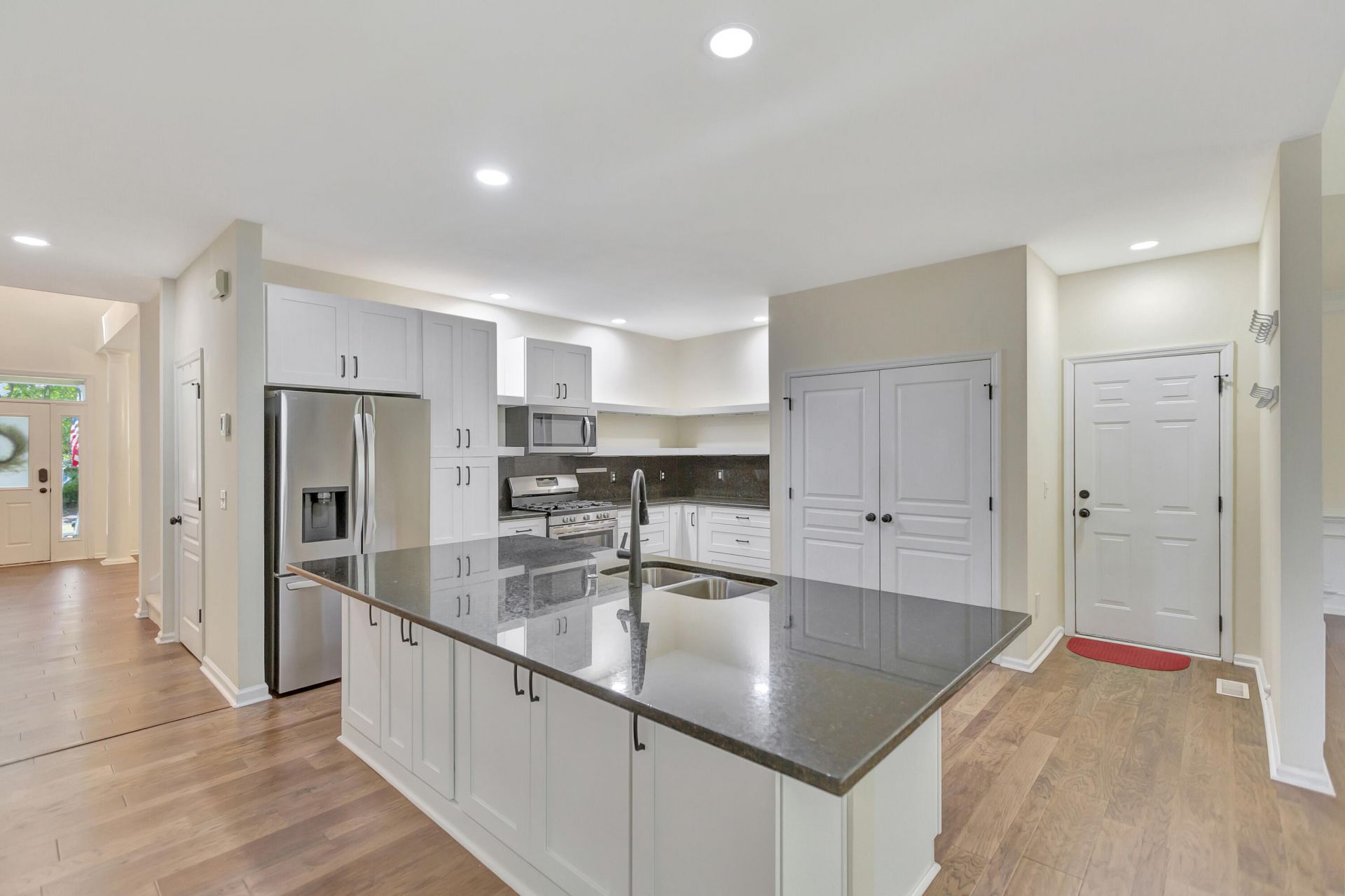 1075 Barfield Street Photo 13
