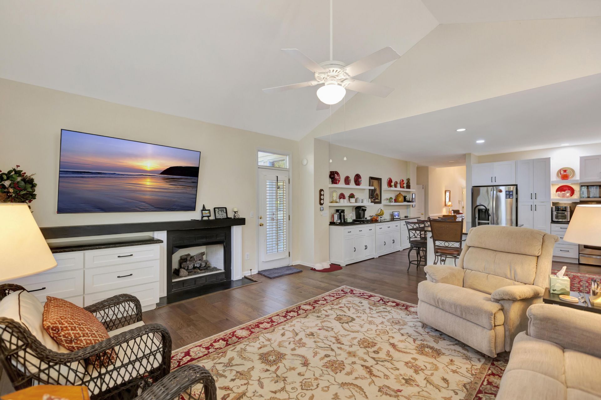 1075 Barfield Street Photo 20