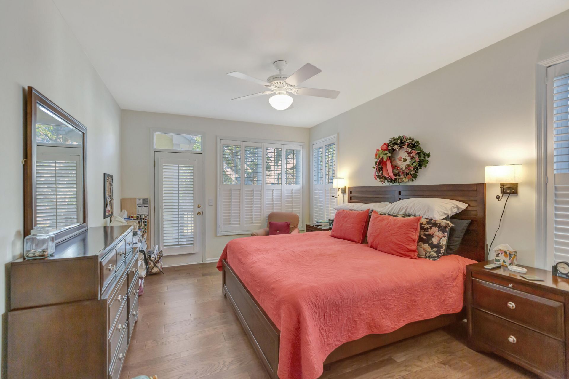 1075 Barfield Street Photo 23