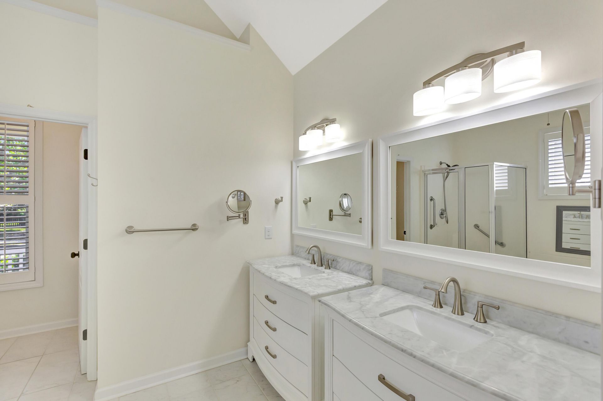 1075 Barfield Street Photo 28