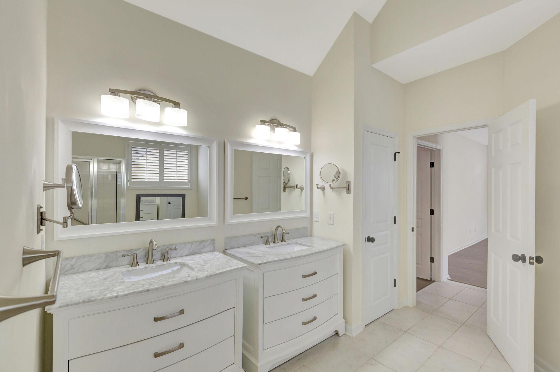 1075 Barfield Street Photo 31
