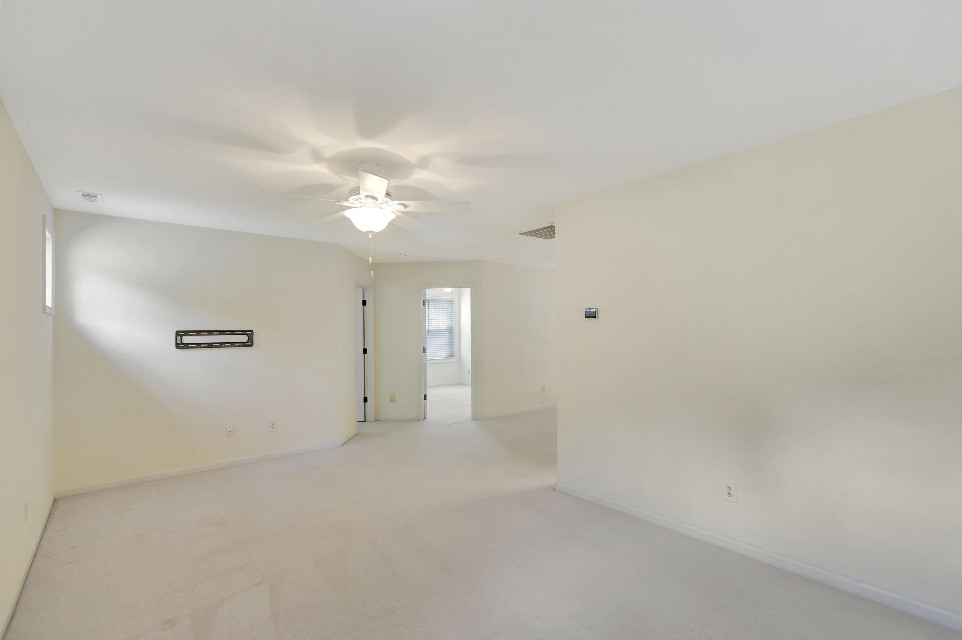 1075 Barfield Street Photo 36