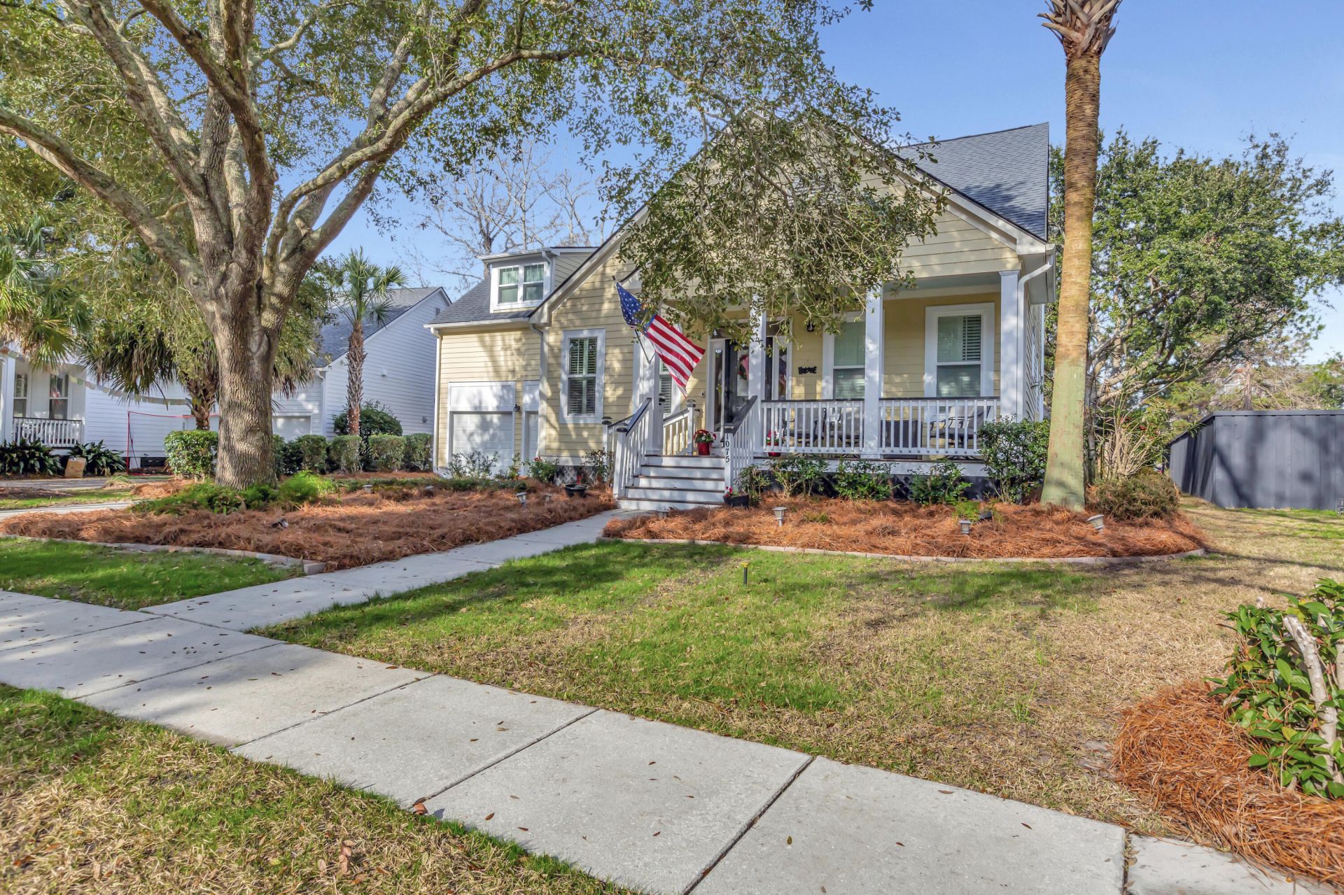 1075 Barfield Street Photo 4