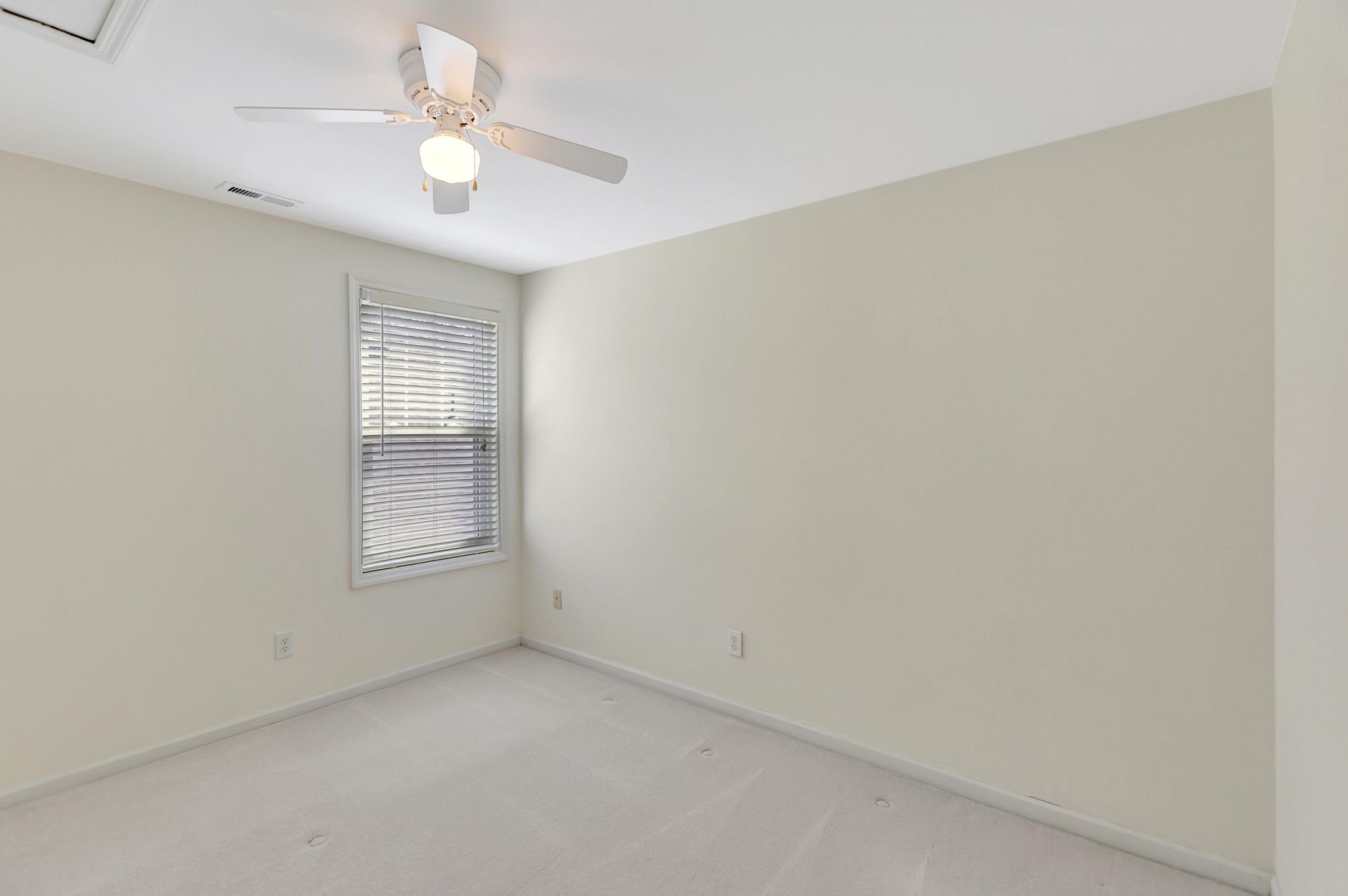 1075 Barfield Street Photo 41