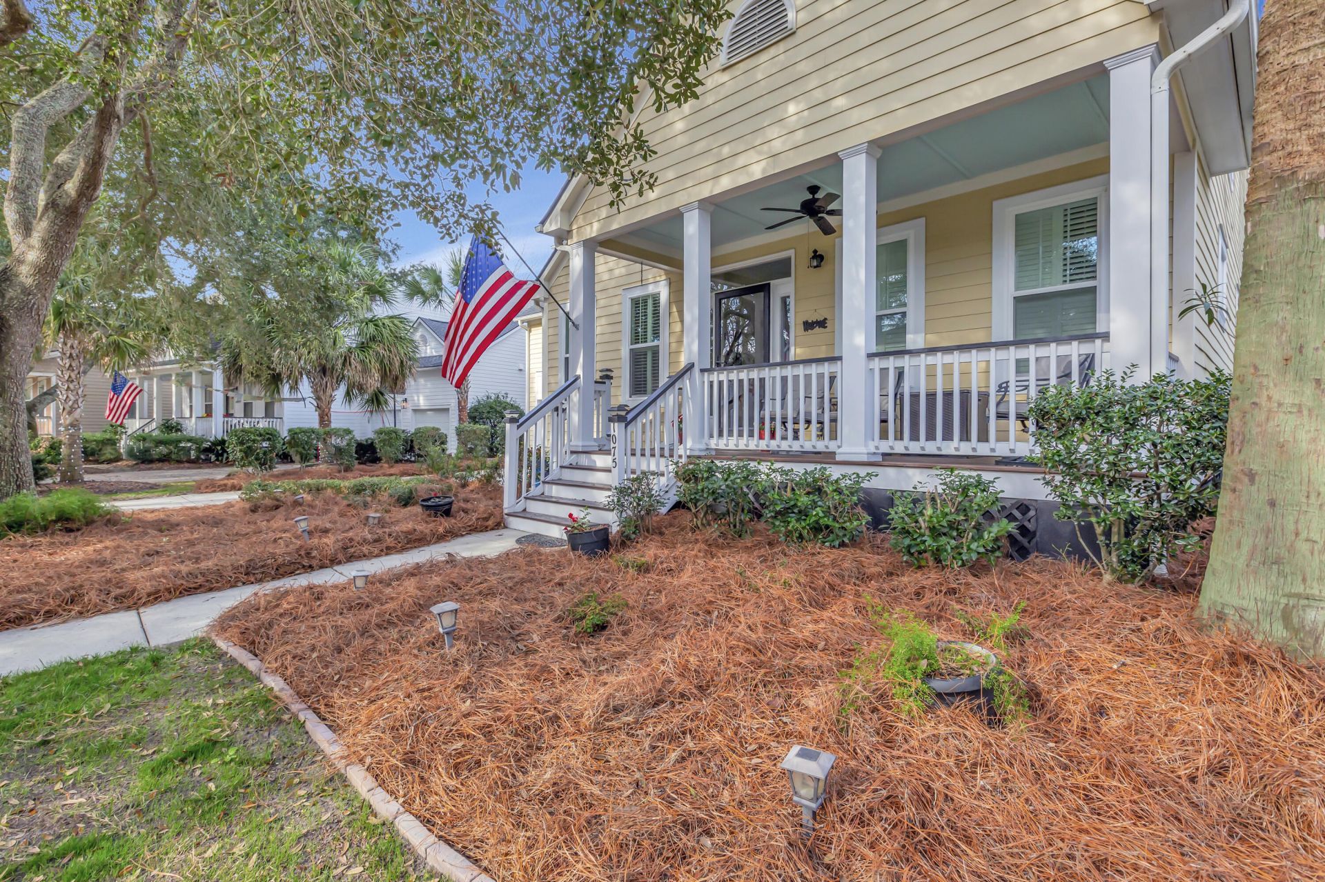 1075 Barfield Street Photo 5