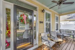1075 Barfield Street photo 4
