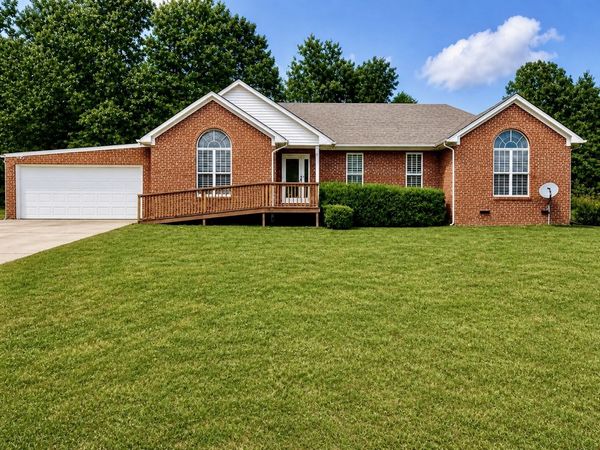 102 Woodside Ln , Lawrenceburg, TN 38464