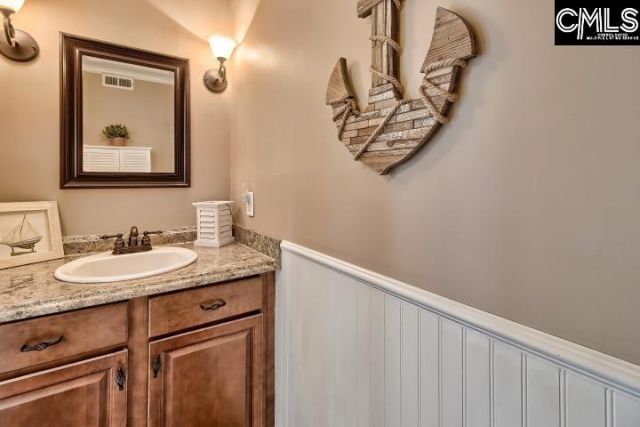 301 Harbor Heights Drive  Photo 16