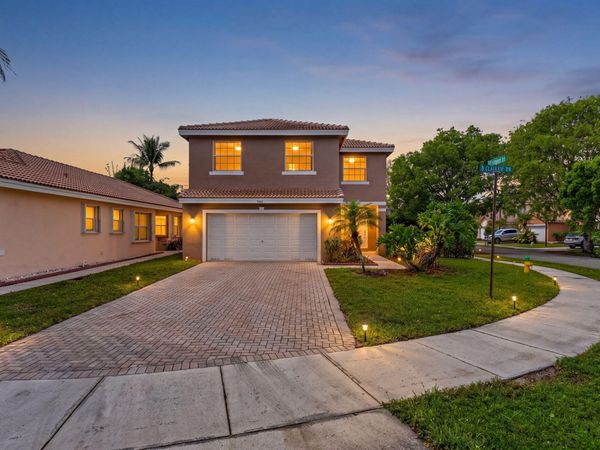 7962 N Silverado Circle, Hollywood, FL 33024
