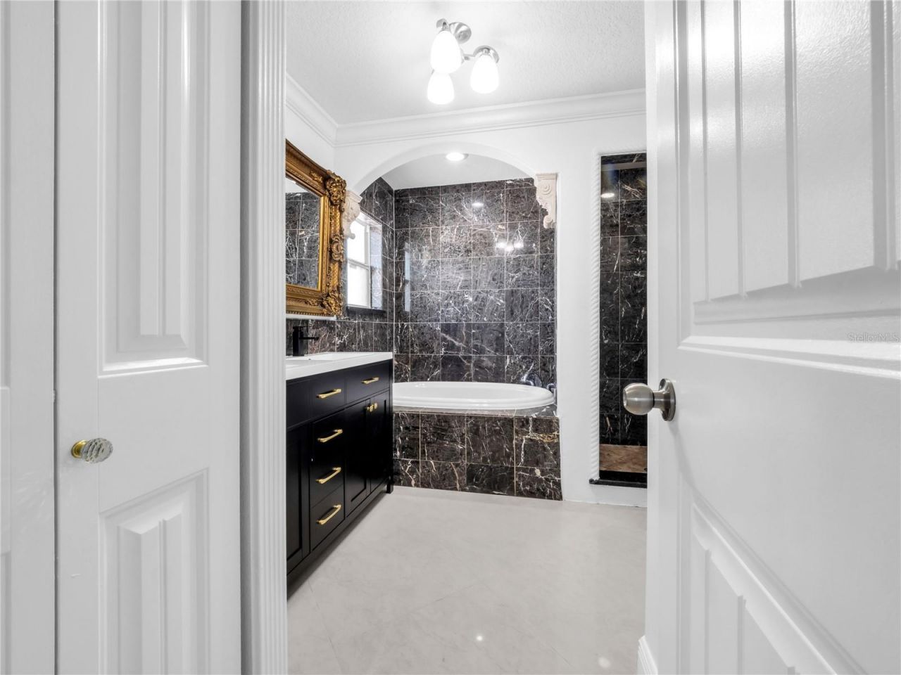 3122 W Crest Avenue, Tampa, FL 33614 Photo