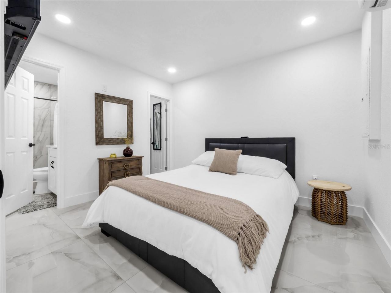 3122 W Crest Avenue, Tampa, FL 33614 Photo