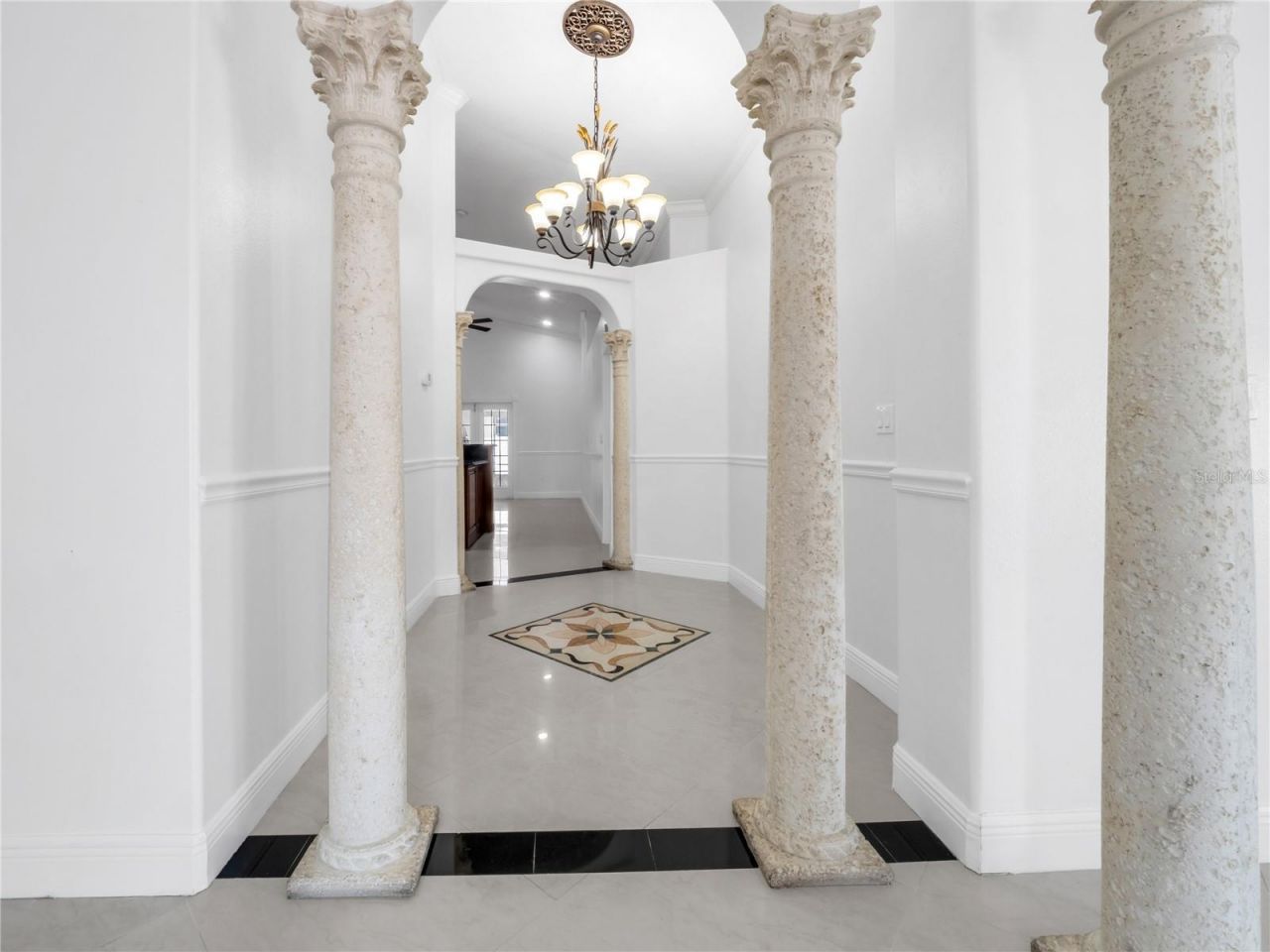 3122 W Crest Avenue, Tampa, FL 33614 Photo