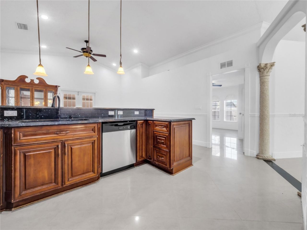 3122 W Crest Avenue, Tampa, FL 33614 Photo