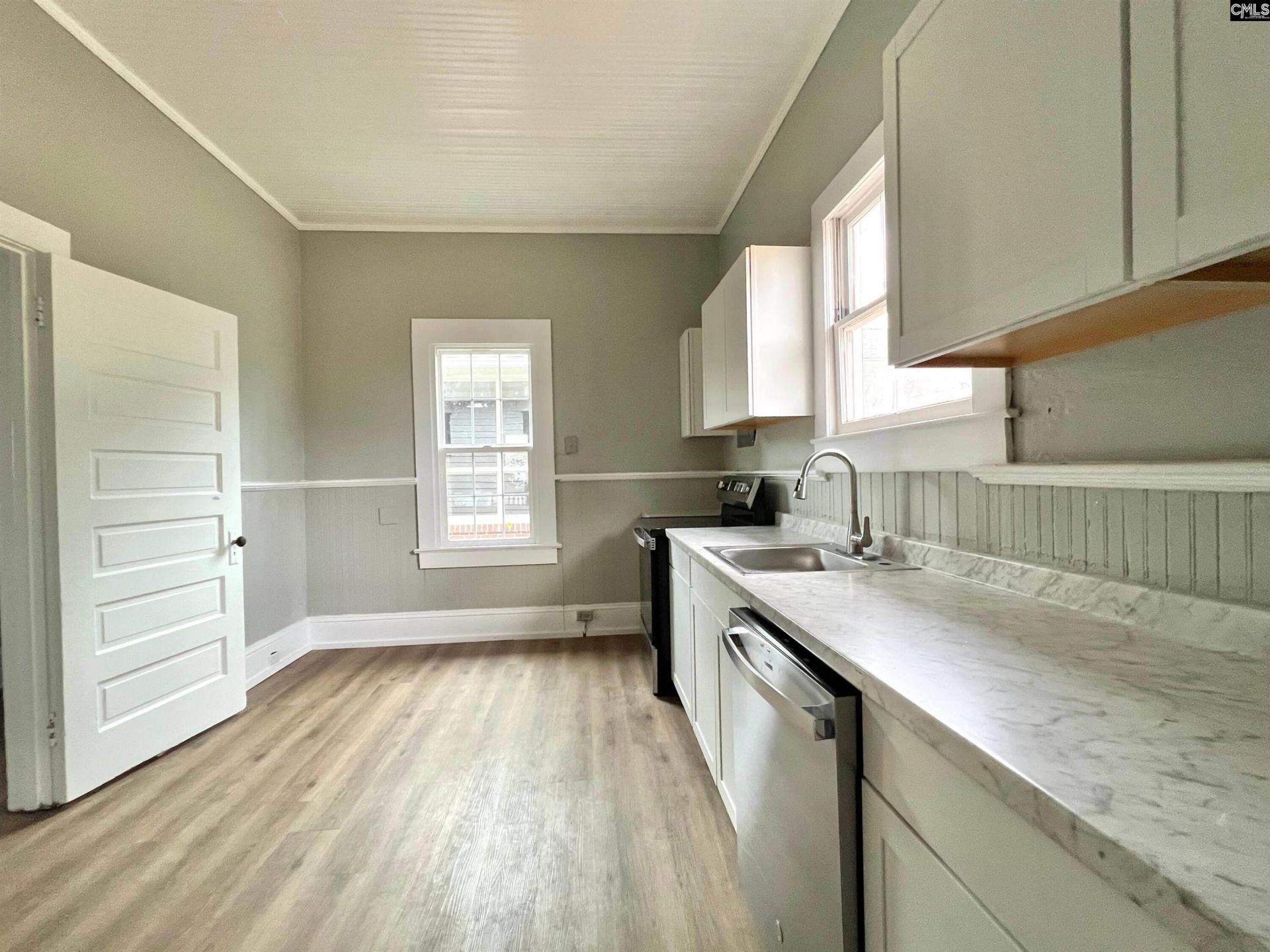 2300 Russell Street Photo 12