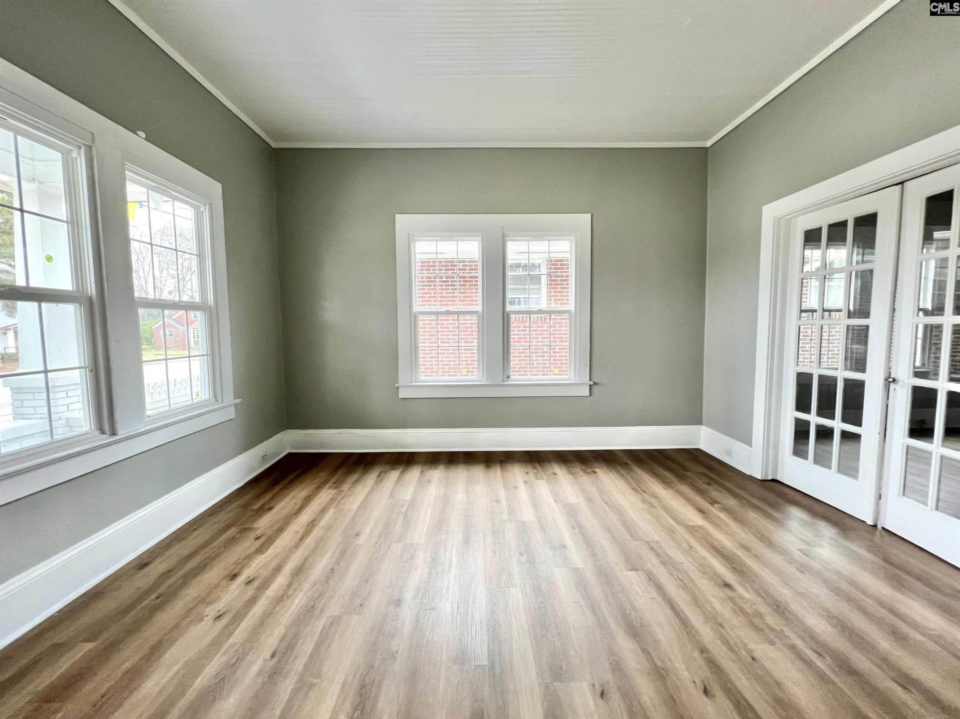 2300 Russell Street Photo 5