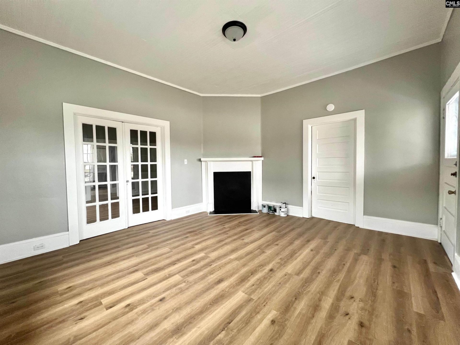 2300 Russell Street Photo 6