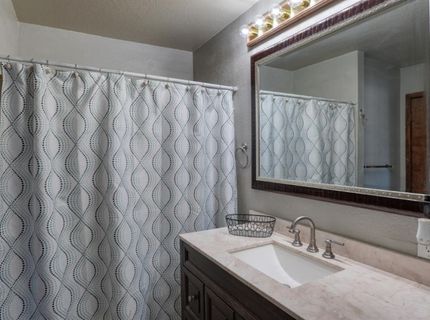 8797 Valley Oak Ln, Elk Grove, CA 95624 Photo