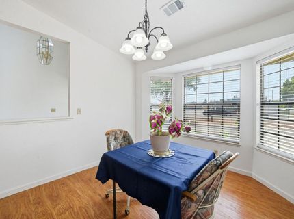 8797 Valley Oak Ln, Elk Grove, CA 95624 Photo