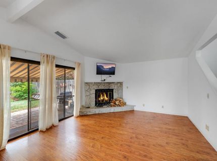 8797 Valley Oak Ln, Elk Grove, CA 95624 Photo