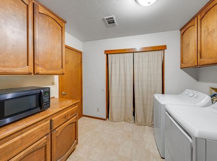 8797 Valley Oak Ln, Elk Grove, CA 95624 Photo