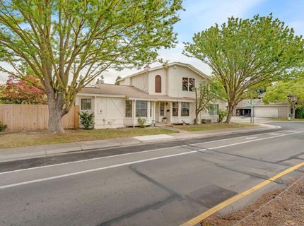 8797 Valley Oak Ln, Elk Grove, CA 95624 Photo